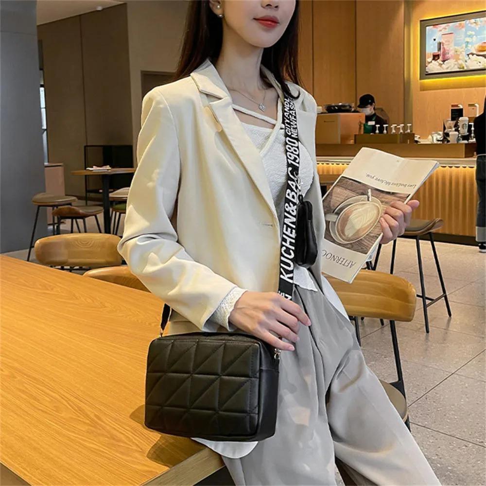 Girl's pu leather embroidered crossboby bag
