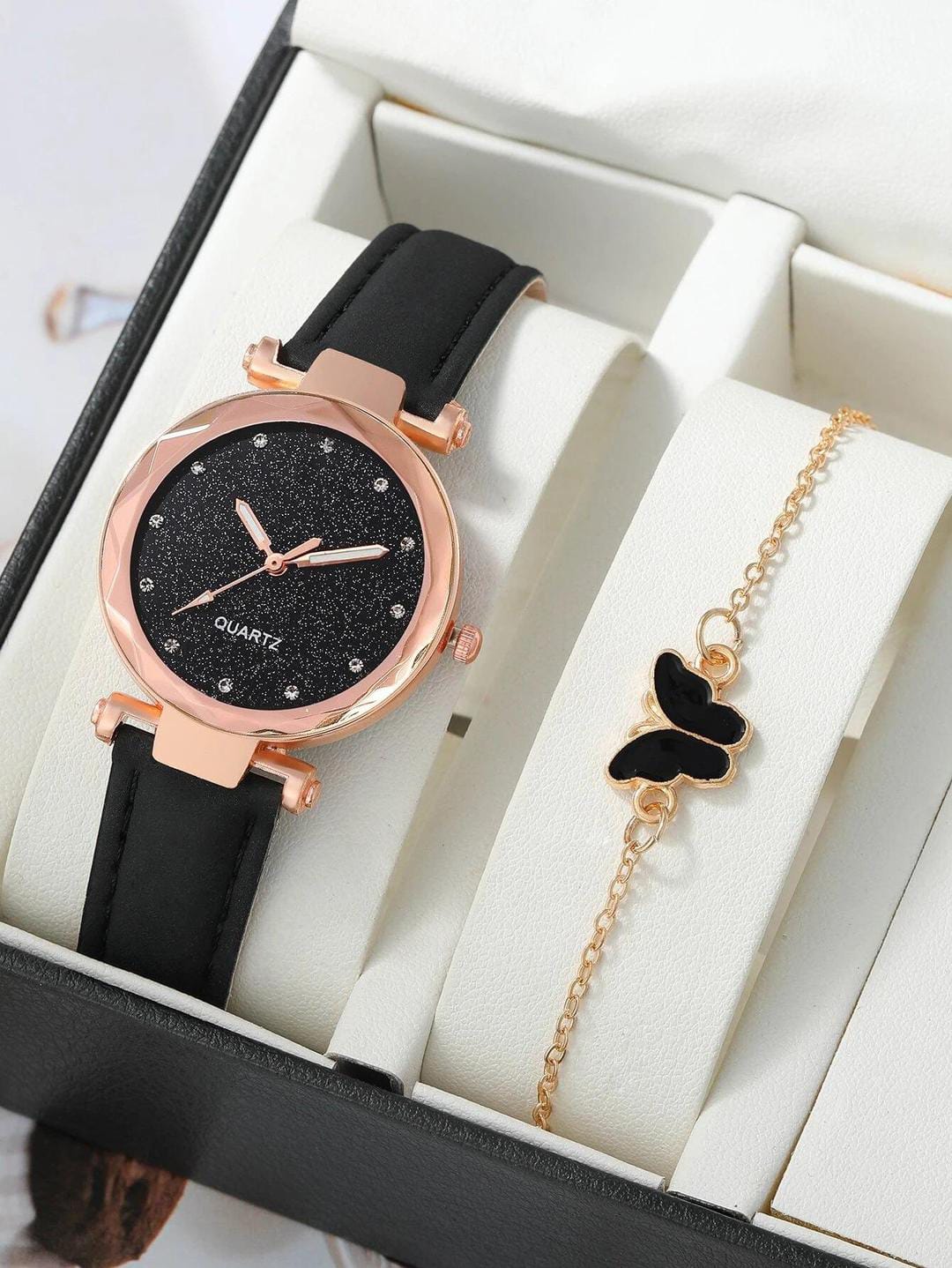 Woman's Quartz Water Resistant Round Analogue watch