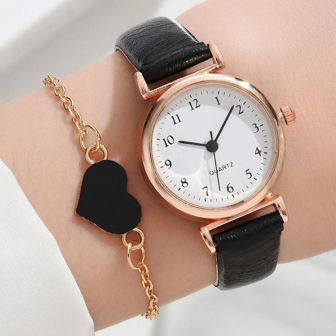 Woman's Quartz Water Resistant Round Analogue watch